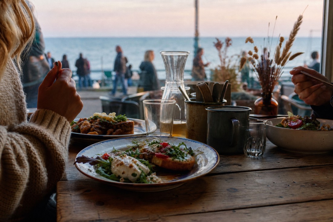 Which Brighton pubs have a sea view? in Brighton